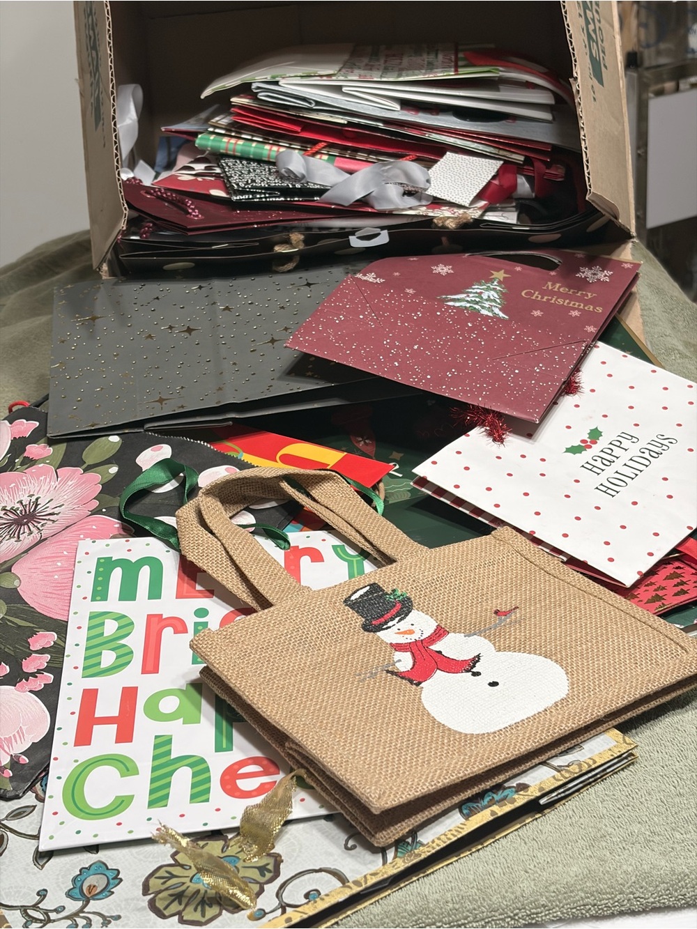 60 Assorted Gift Bags ! (MostlyHoliday)